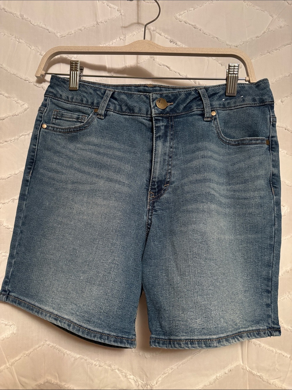Women’s Mid-Blue Denim Shorts